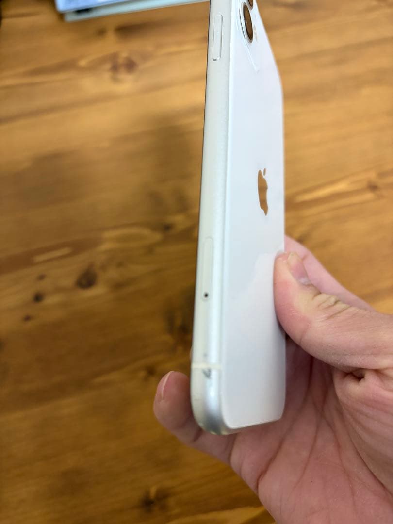 iPhone11 64GB 画面割れあり修復歴ありジャンク扱い バッテリー75%