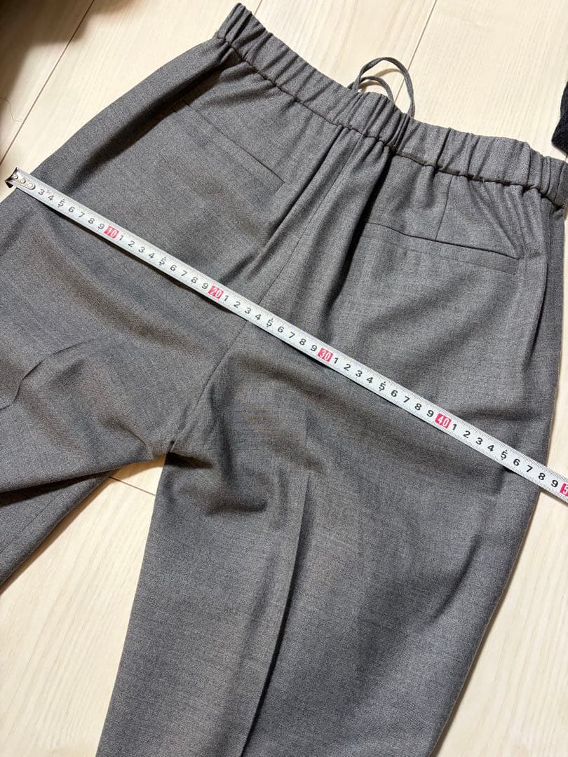 グレー ノーカラー パンツスーツ　greeen label relaxing