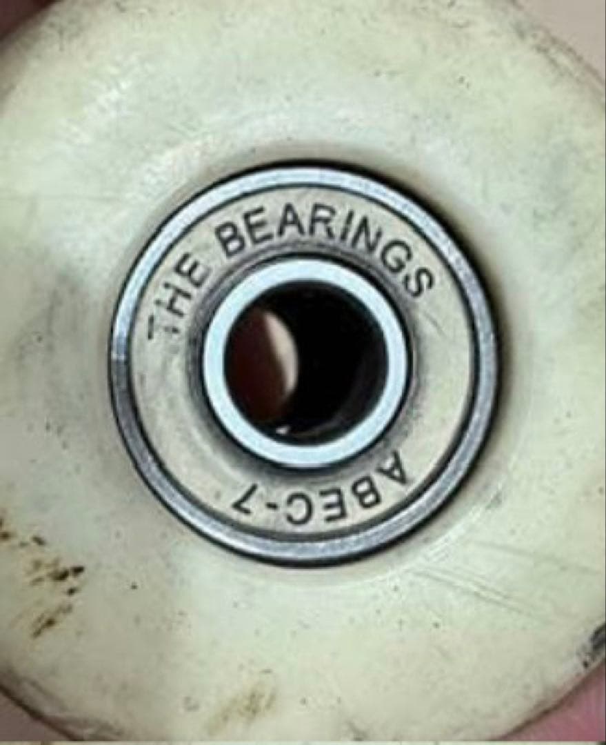 スケートボード　コンプリート　レスケ　インディー　ボーンズ　ABEC7ベアリング