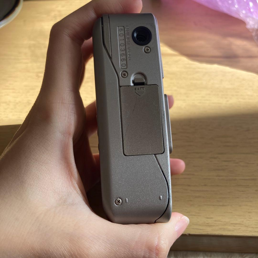 cardia mini tiara ストラップ付き