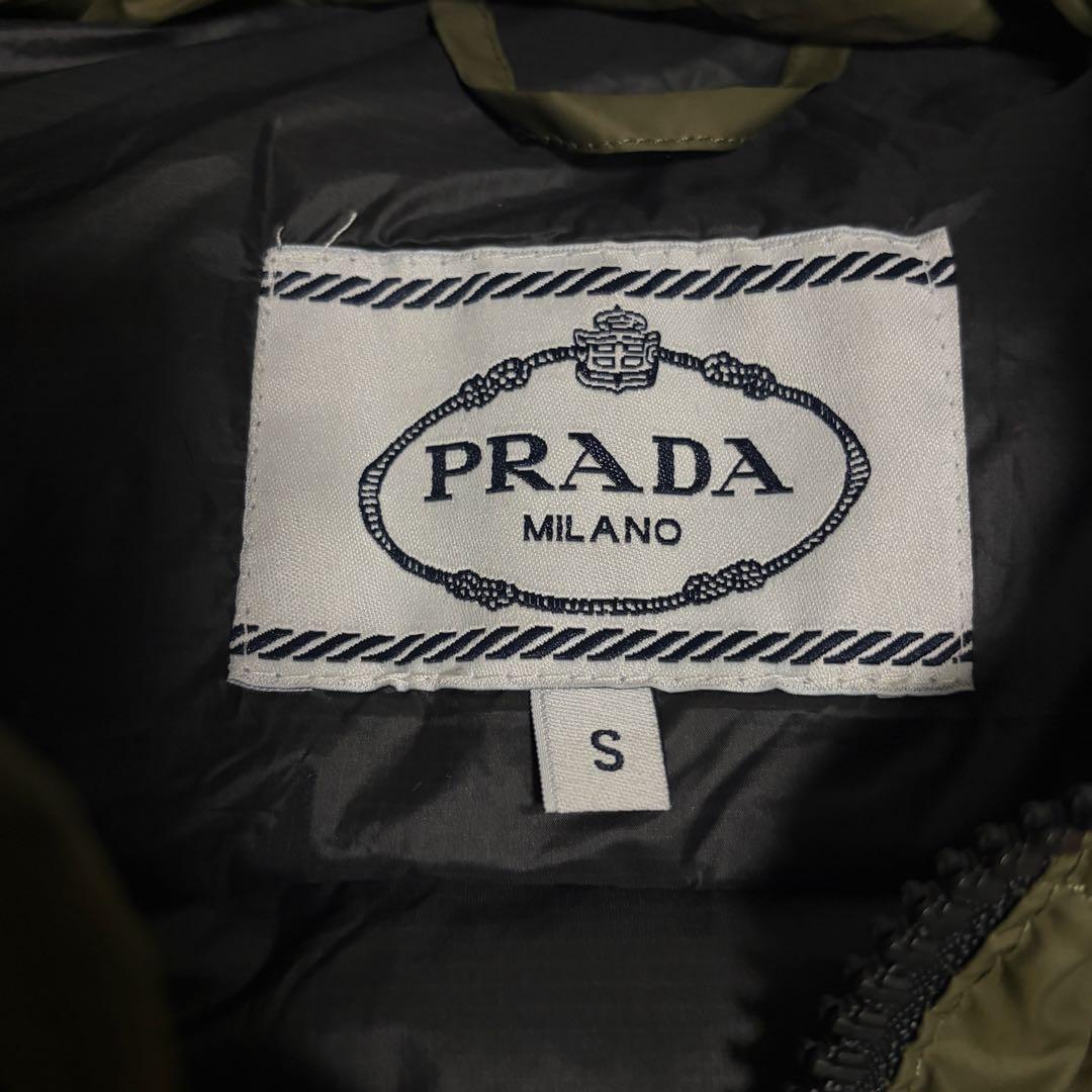 PRADA ナイロン ダウンジャケット