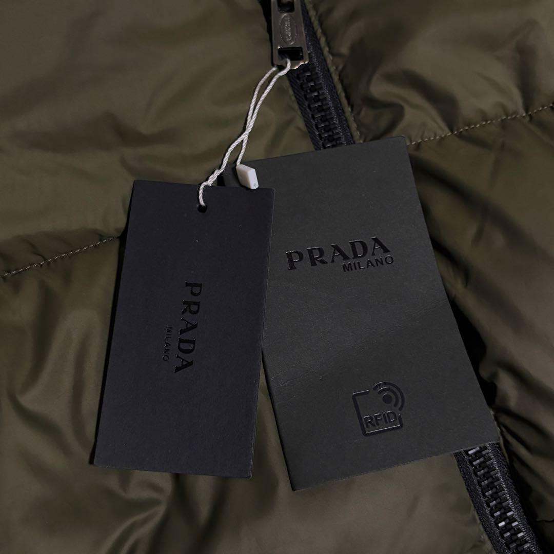 PRADA ナイロン ダウンジャケット