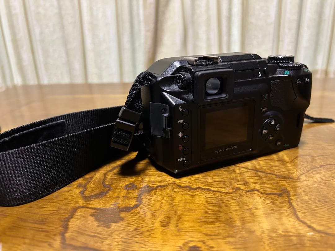 デジタル一眼レフ OLYMPUS E-300 ダブルズームキット（三脚付き）