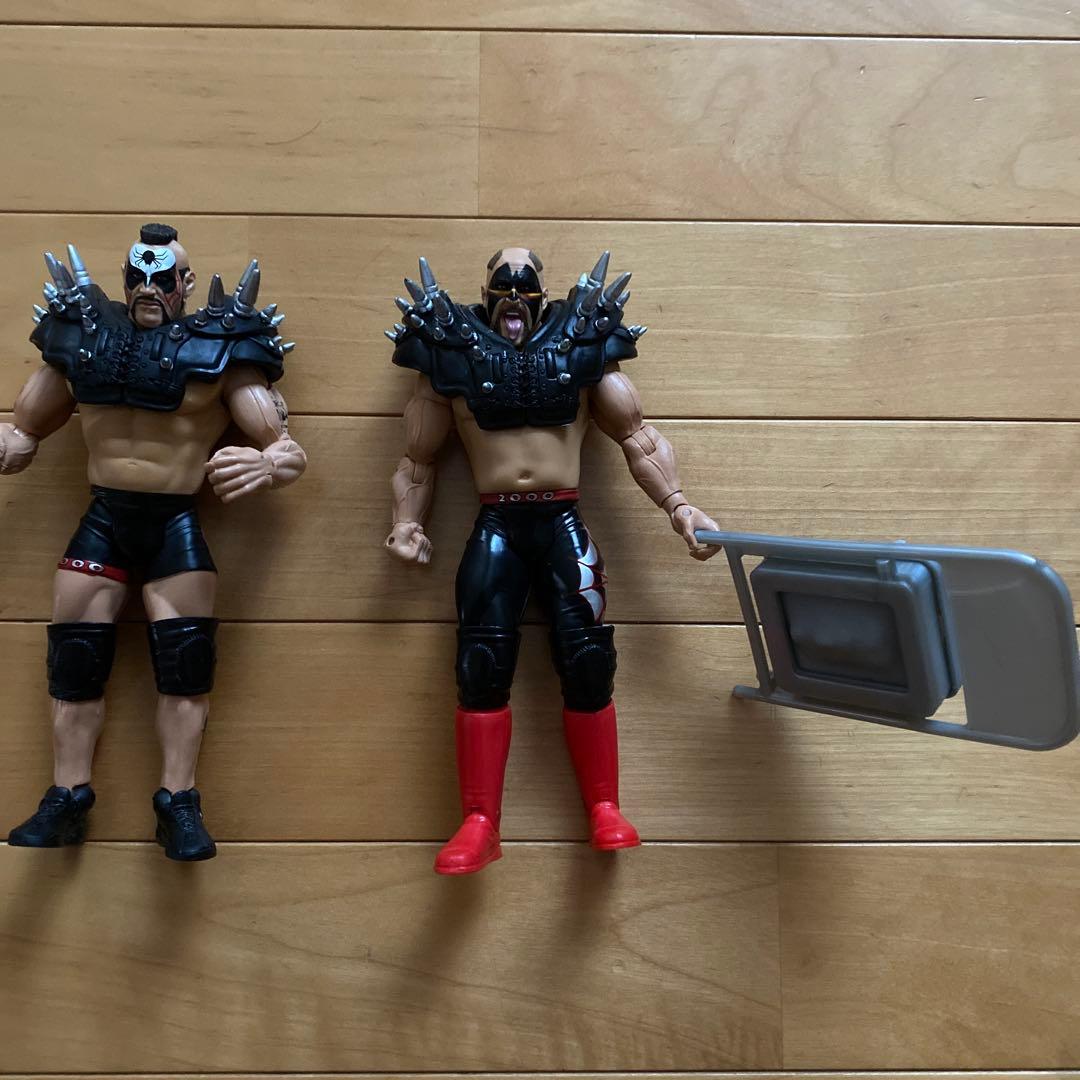 WWE ロードウォリアーズ　プロレスフィギュア 2体セット 凶器椅子付き