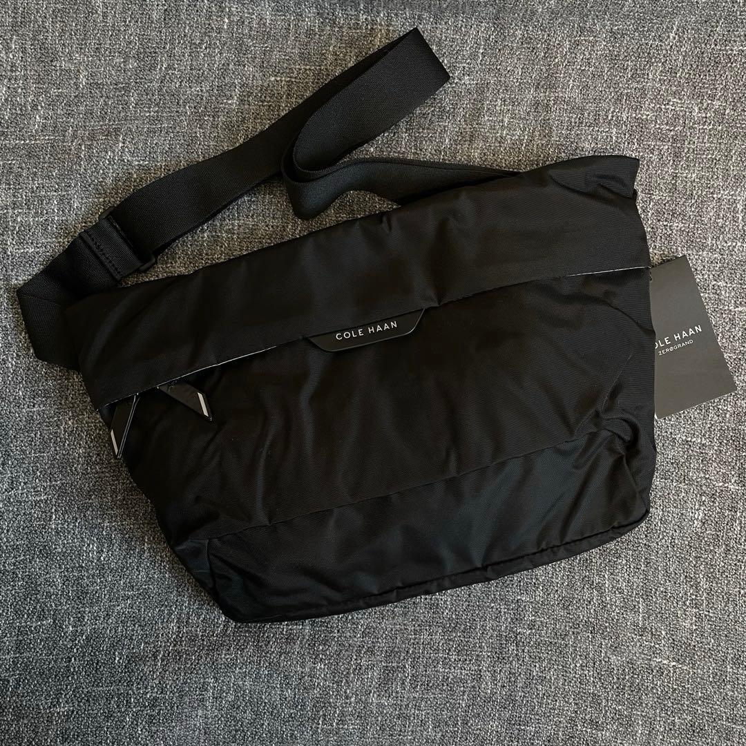 COLE HAAN ブラック セントラル スリングバッグ