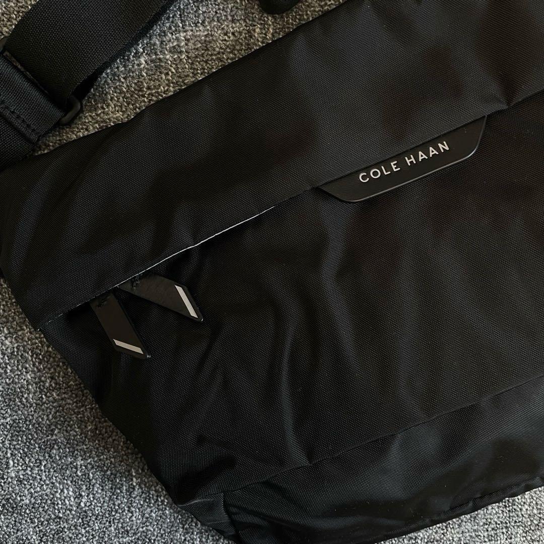 COLE HAAN ブラック セントラル スリングバッグ