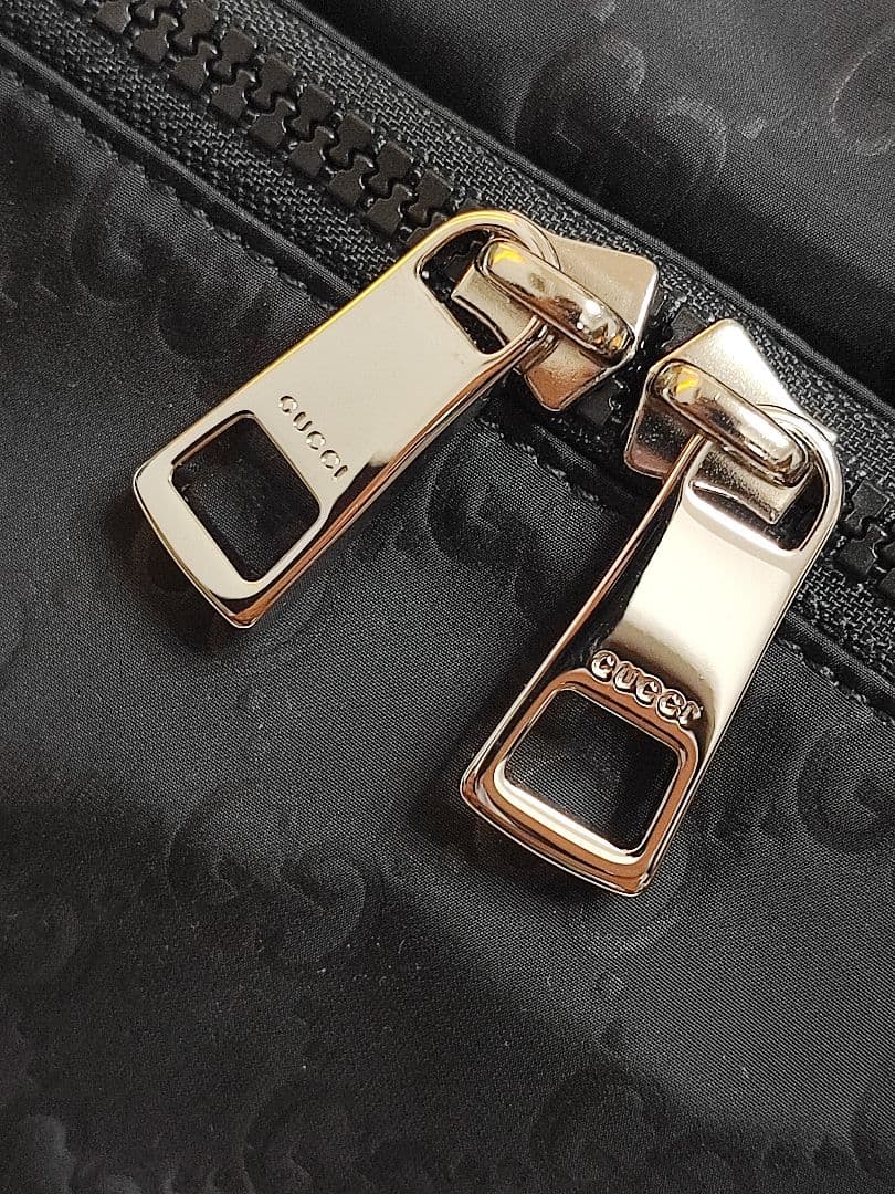 新品 GUCCI ショルダーバッグ メッセンジャーバッグ ブラック 完売商品