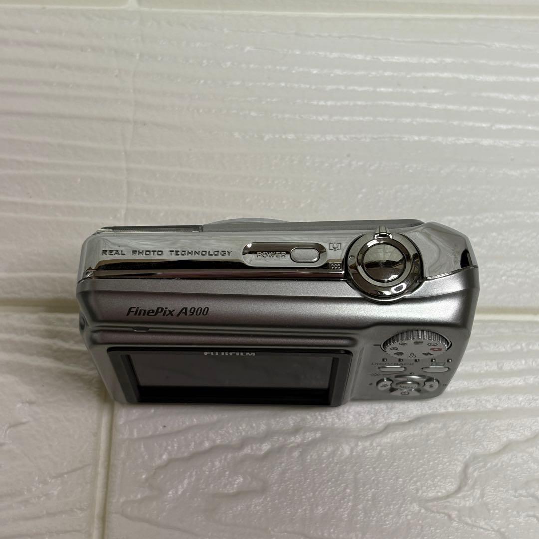 FUJIFILM フジフィルム FinePix A900 シルバーデジタルカメラ