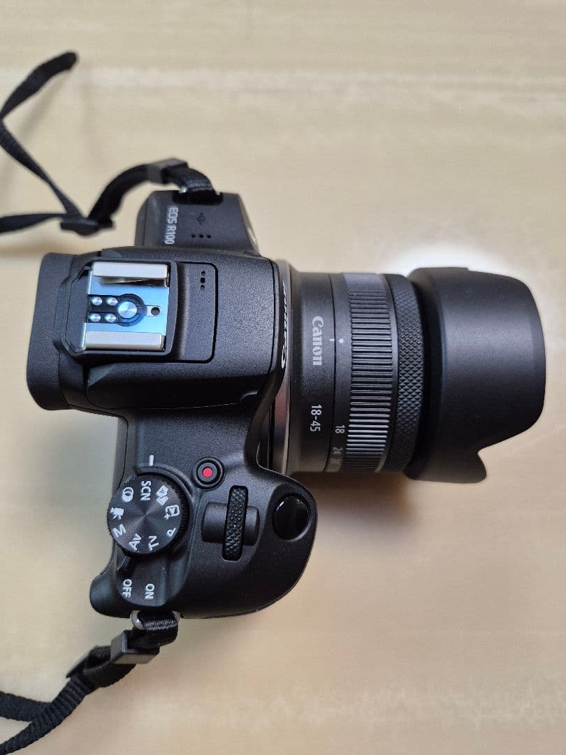 デジタルカメラ EOS R100