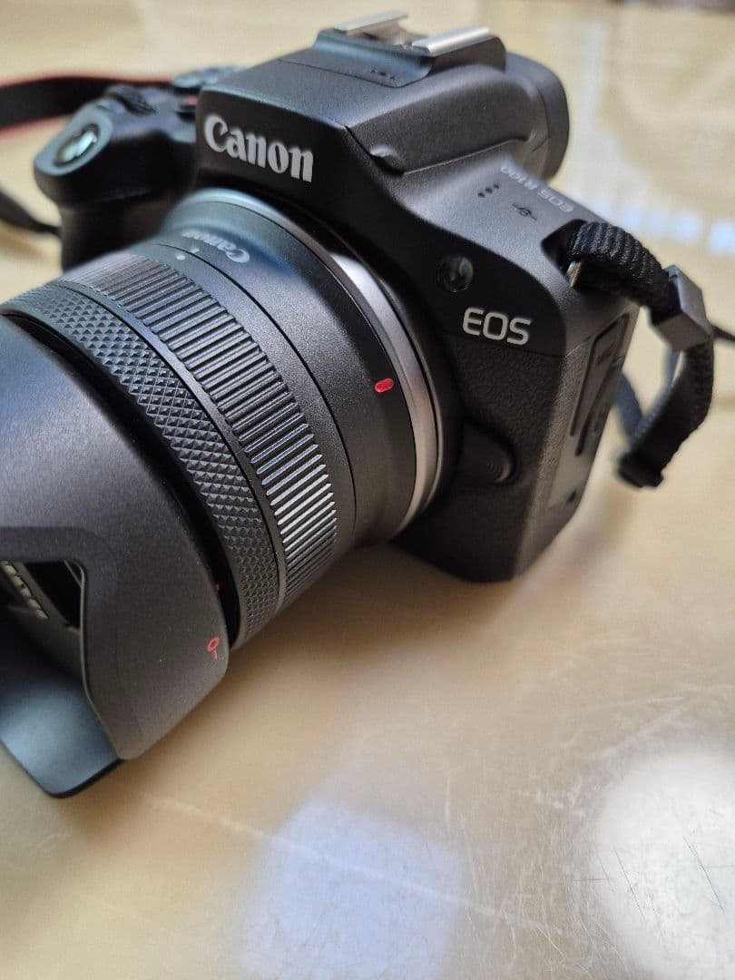 デジタルカメラ EOS R100