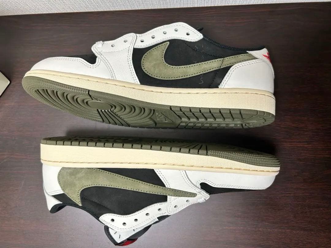 ナイキジョーダン1トラヴィスTravisScott Nike AirJordan