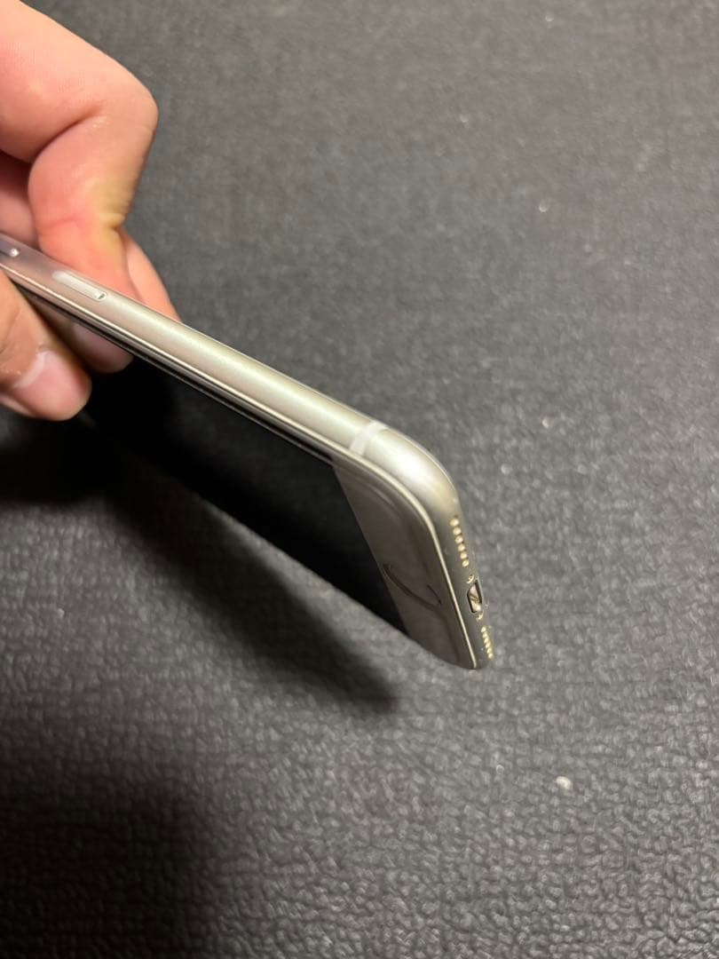 iPhone 8 64GB SIMロック シルバー