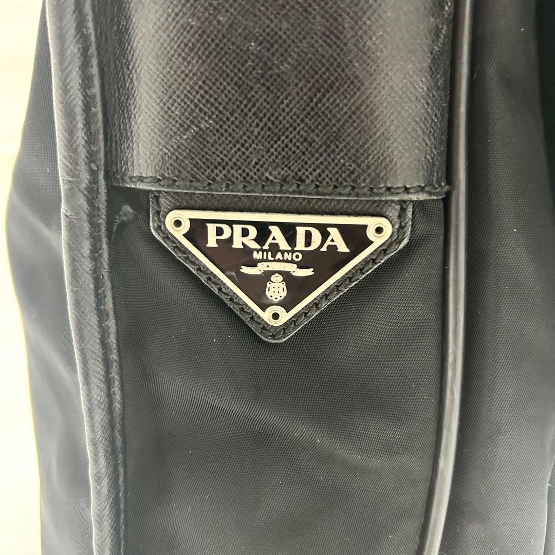 プラダ　メッセンジャーバッグ　三角ロゴ　ナイロン　レザー　ブラック　斜め掛け