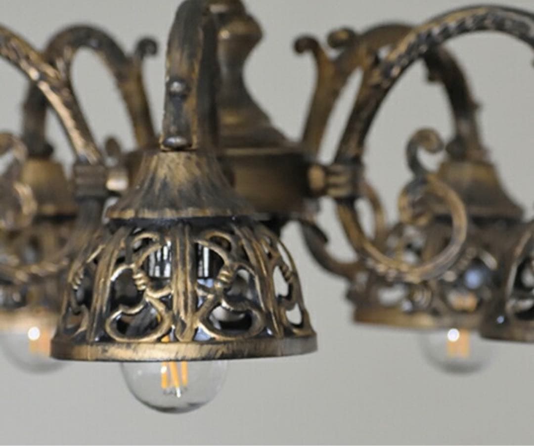 ジョグジャ　Jogjakarta ５灯シャンデリア