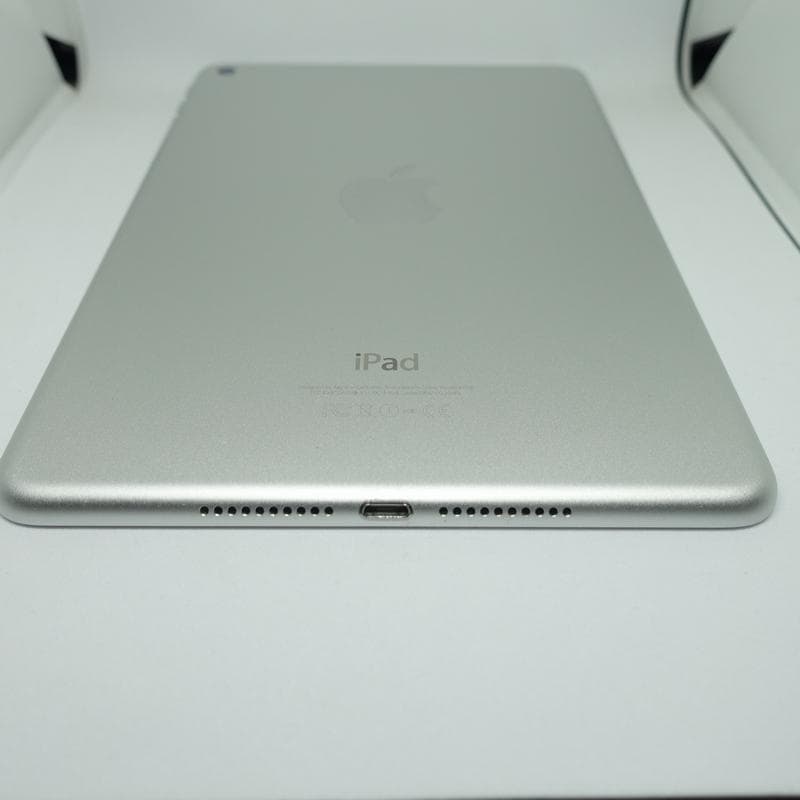 iPad mini 4 128GB Wi-Fi シルバー
