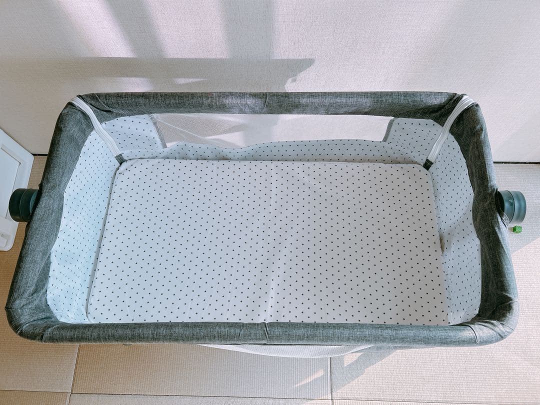 新品ベビーベッド 添い寝 ゆりかご機能付き エスメラルダ付き 絶壁防止枕付