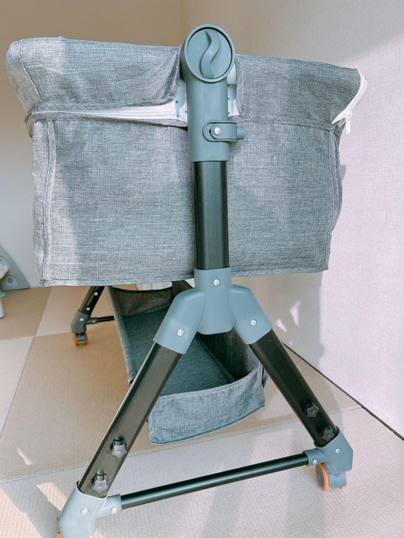 新品ベビーベッド 添い寝 ゆりかご機能付き エスメラルダ付き 絶壁防止枕付