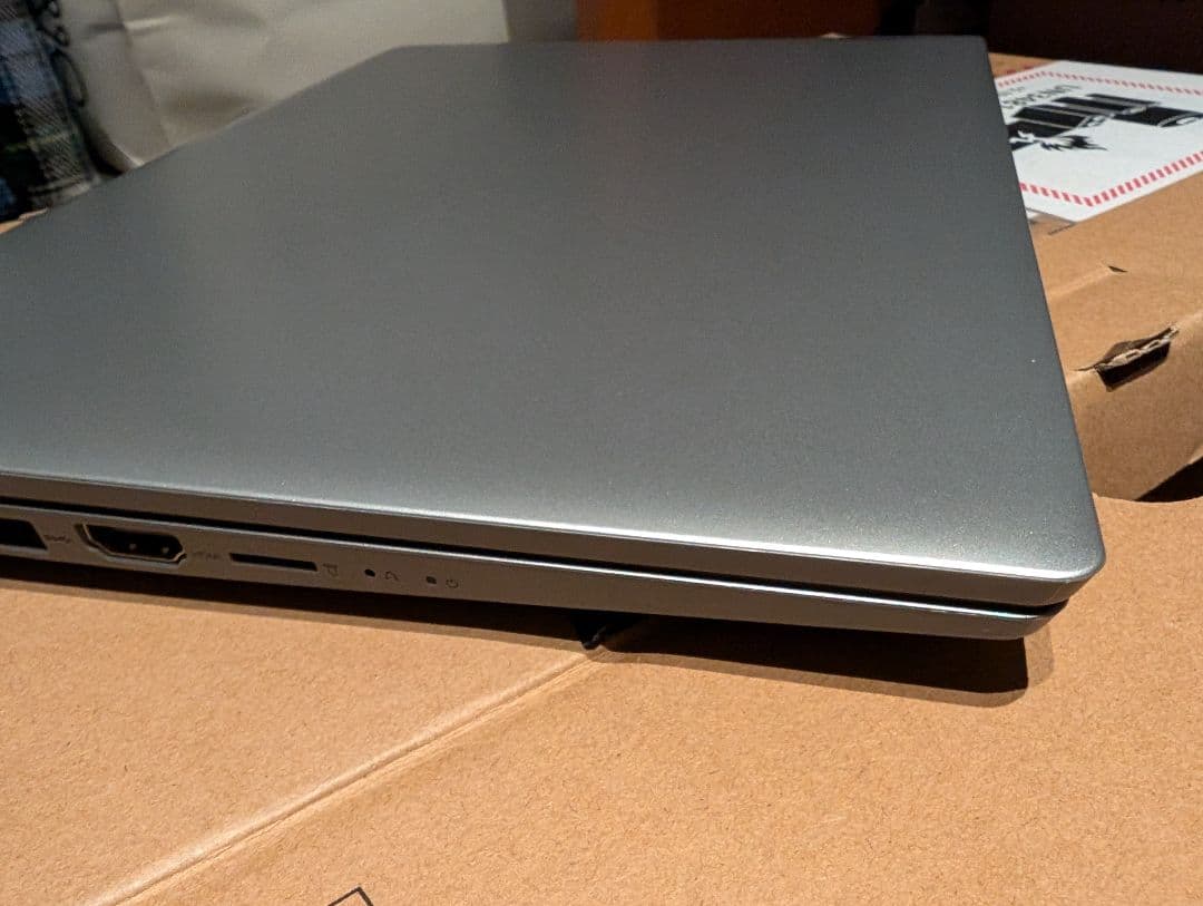 Lenovo　ideapad slim 150