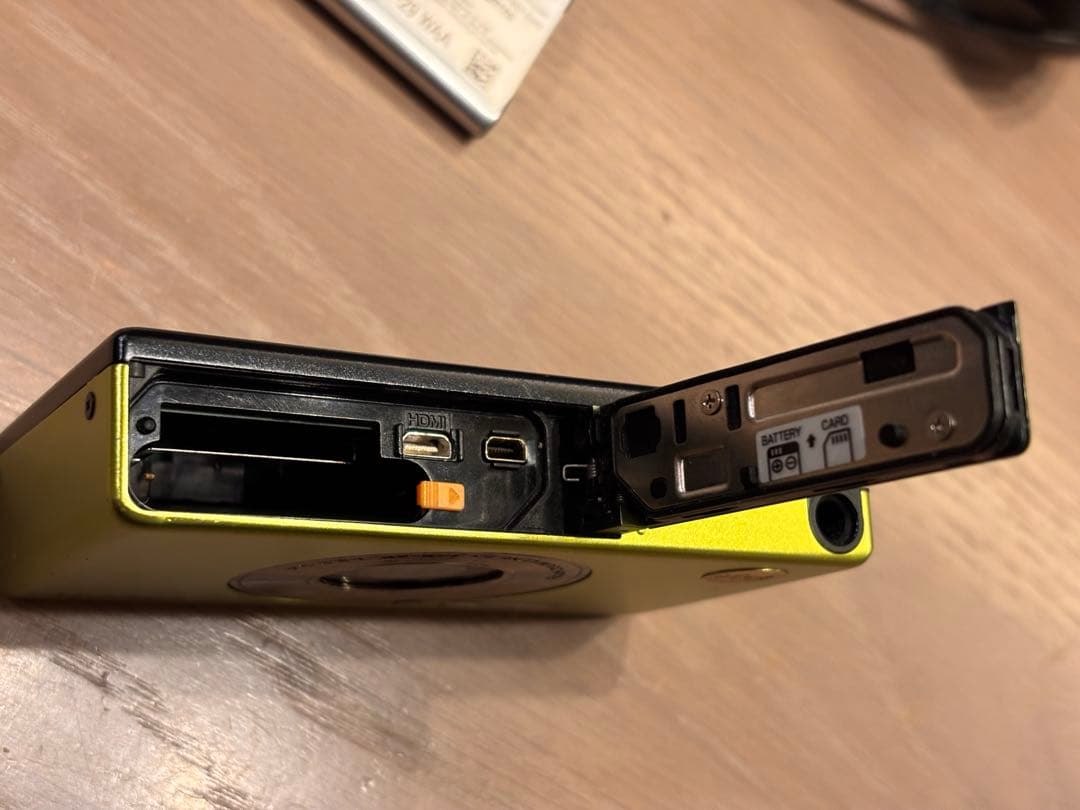 RICOH PX ライムグリーン デジカメ