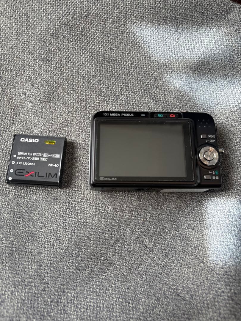 CASIO EXILIM 10.1メガピクセル デジタルカメラ