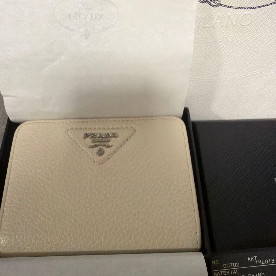 PRADA　折りたたみ財布　今週限定価格