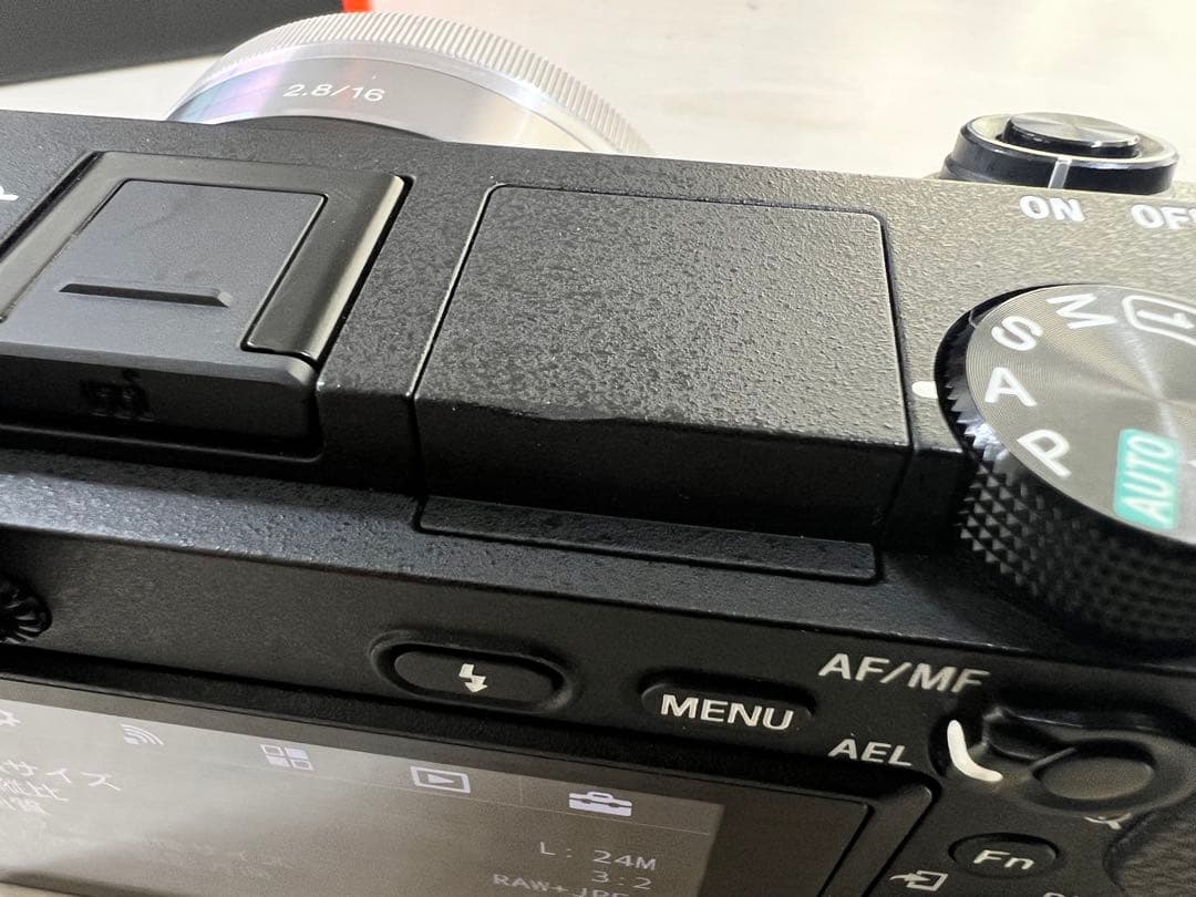 中古　Sony α6300 バッテリー3個　ジャンクレンズ2本