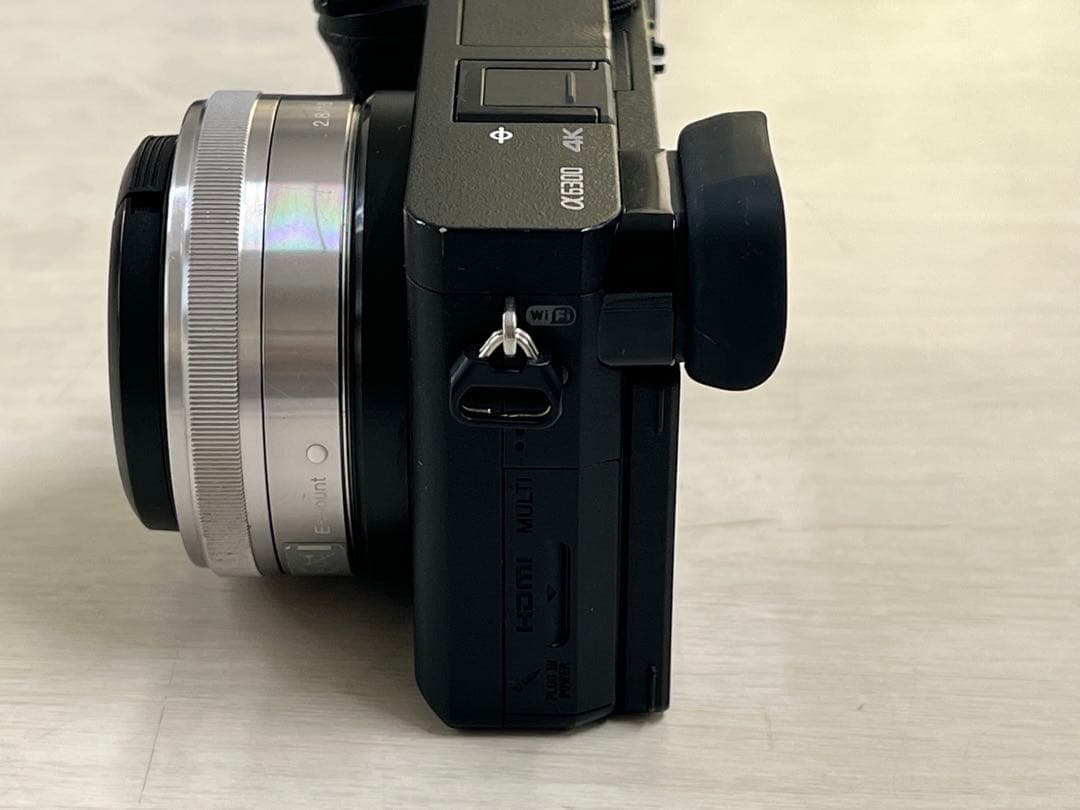 中古　Sony α6300 バッテリー3個　ジャンクレンズ2本