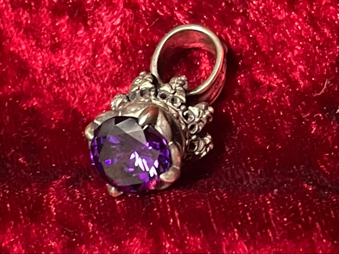 ジャスティンデイビス　ペンダントトップ　クラウン　パープル