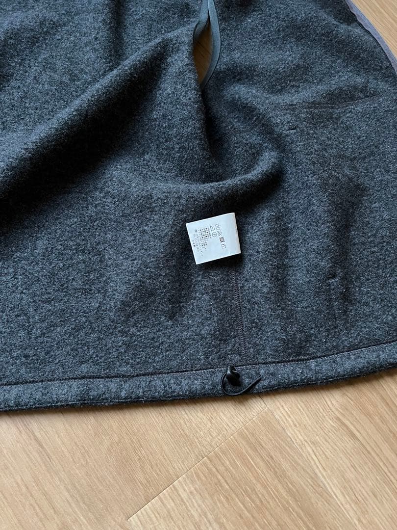 STILL BY HAND ウールパイルフリースベスト　チャコール　48