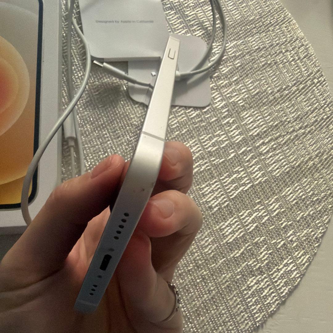 Apple iPhone 12 ホワイト 本体 128gb