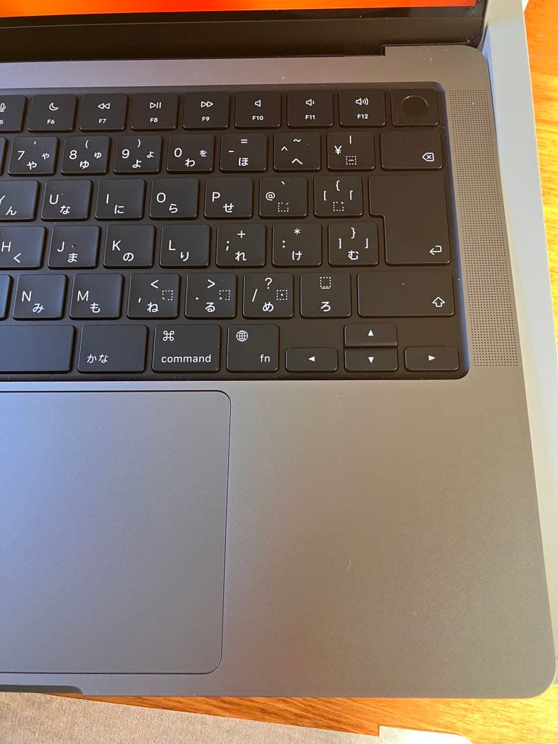 221 超美品　MacBook Pro 14インチ　新品ハードケース付き