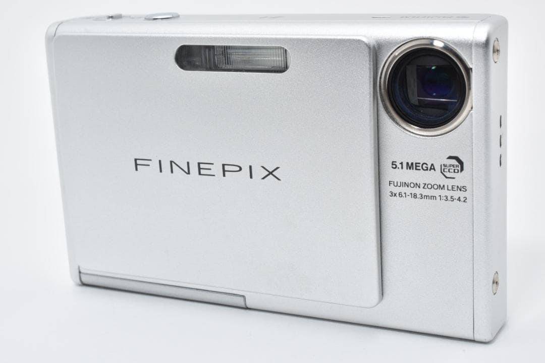 【お値下げ歓迎・ほぼ新品】 FUJIFILM FinePix Z3 シルバー