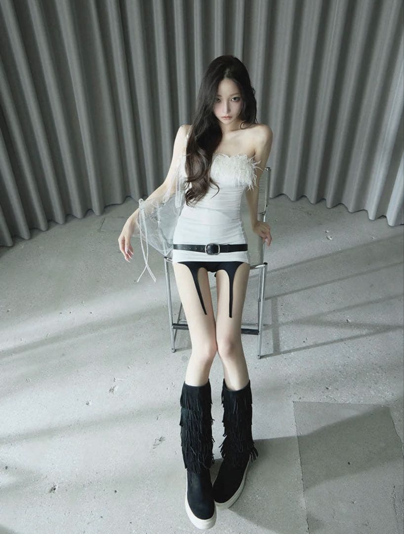 theredthread S feathery bare tops フェザー