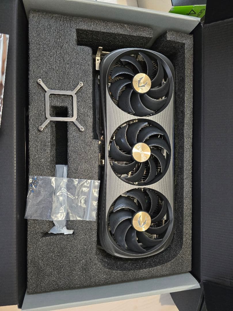 水冷グラボ GeForce RTX 4090 ZOTAC AMP