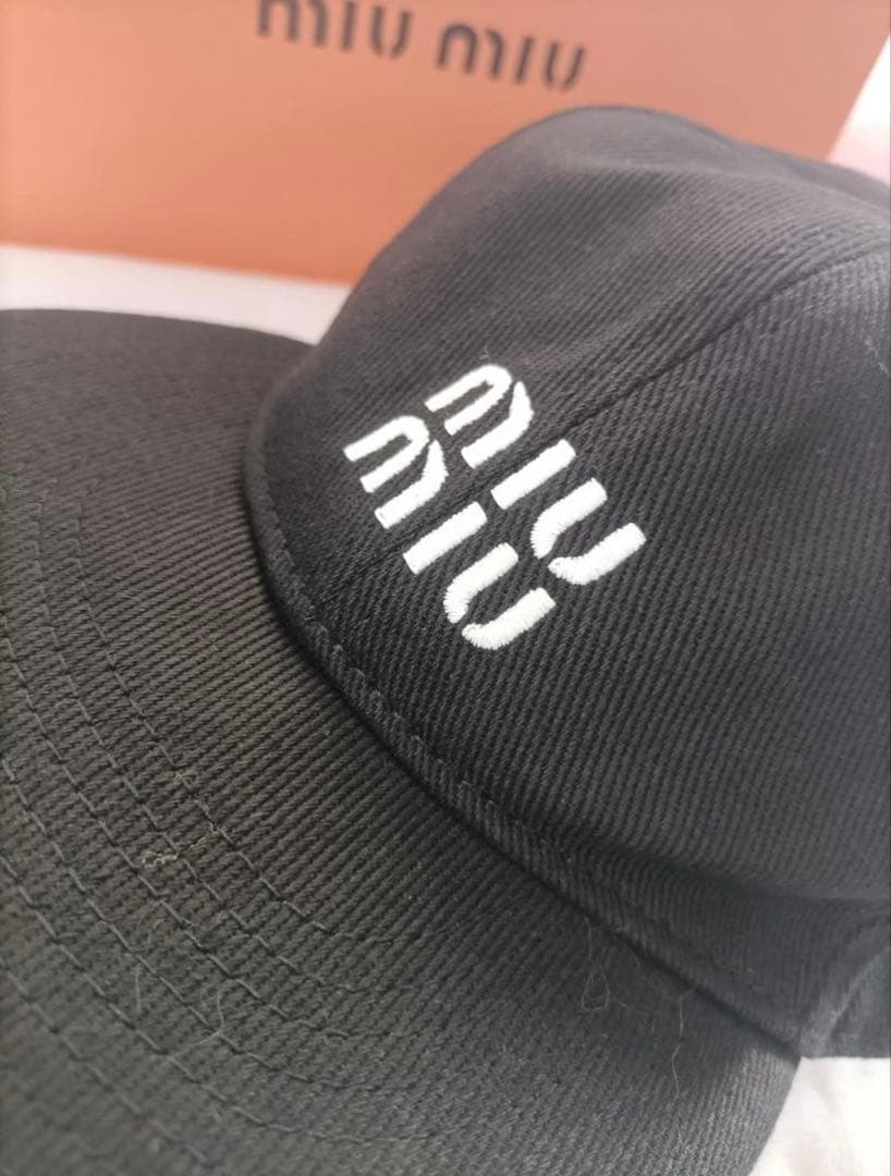 男女兼用/美品♬ミュウミュウ キャップ ブラック