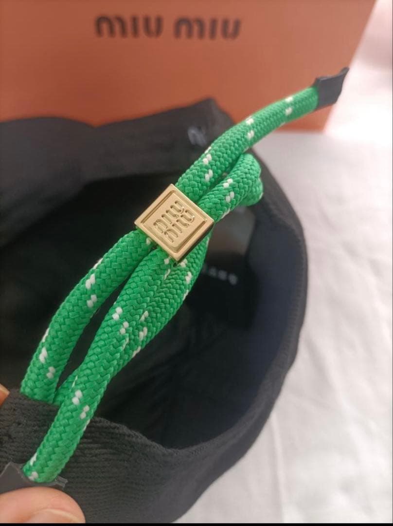 男女兼用/美品♬ミュウミュウ キャップ ブラック