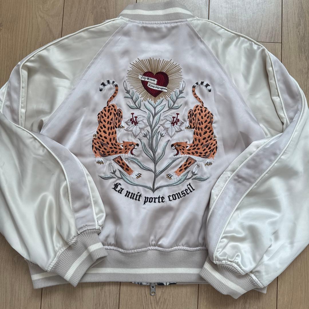 LILYBROWN花刺繍 ベージュ スカジャン