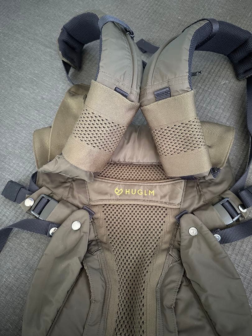 HUGLM ハグルム 抱っこ紐 カーキ