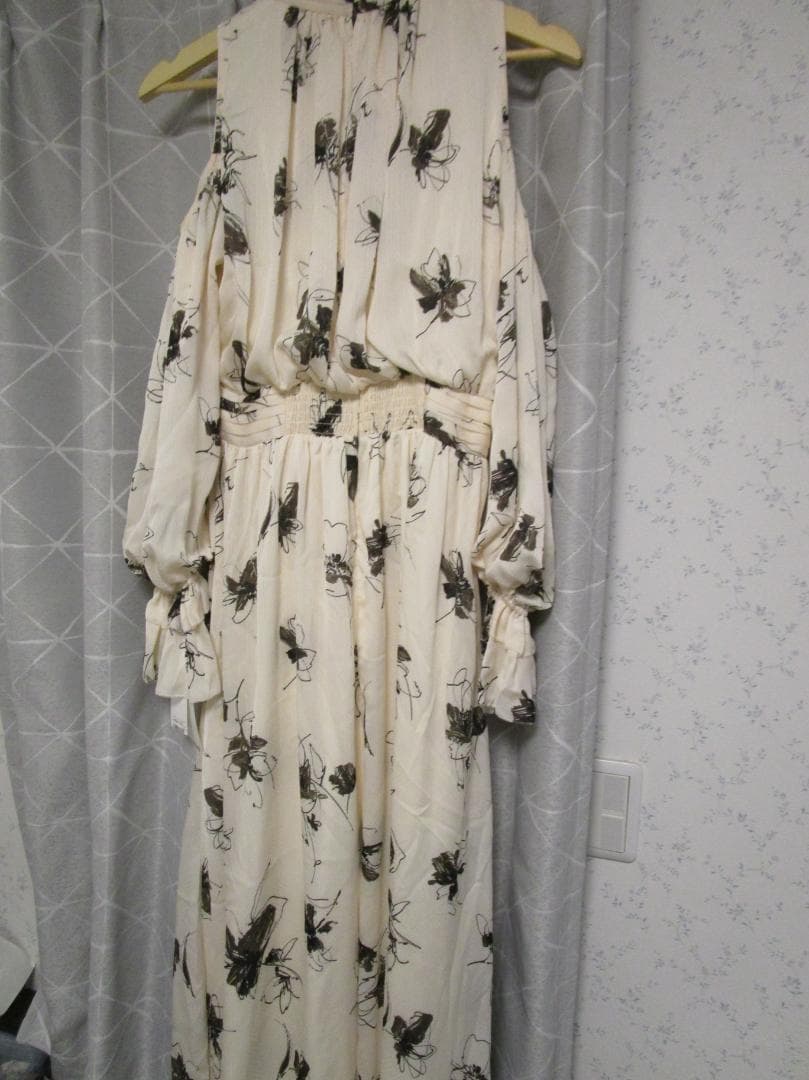 LILY BROWN ショルダーオープンワンピース　サイズ1