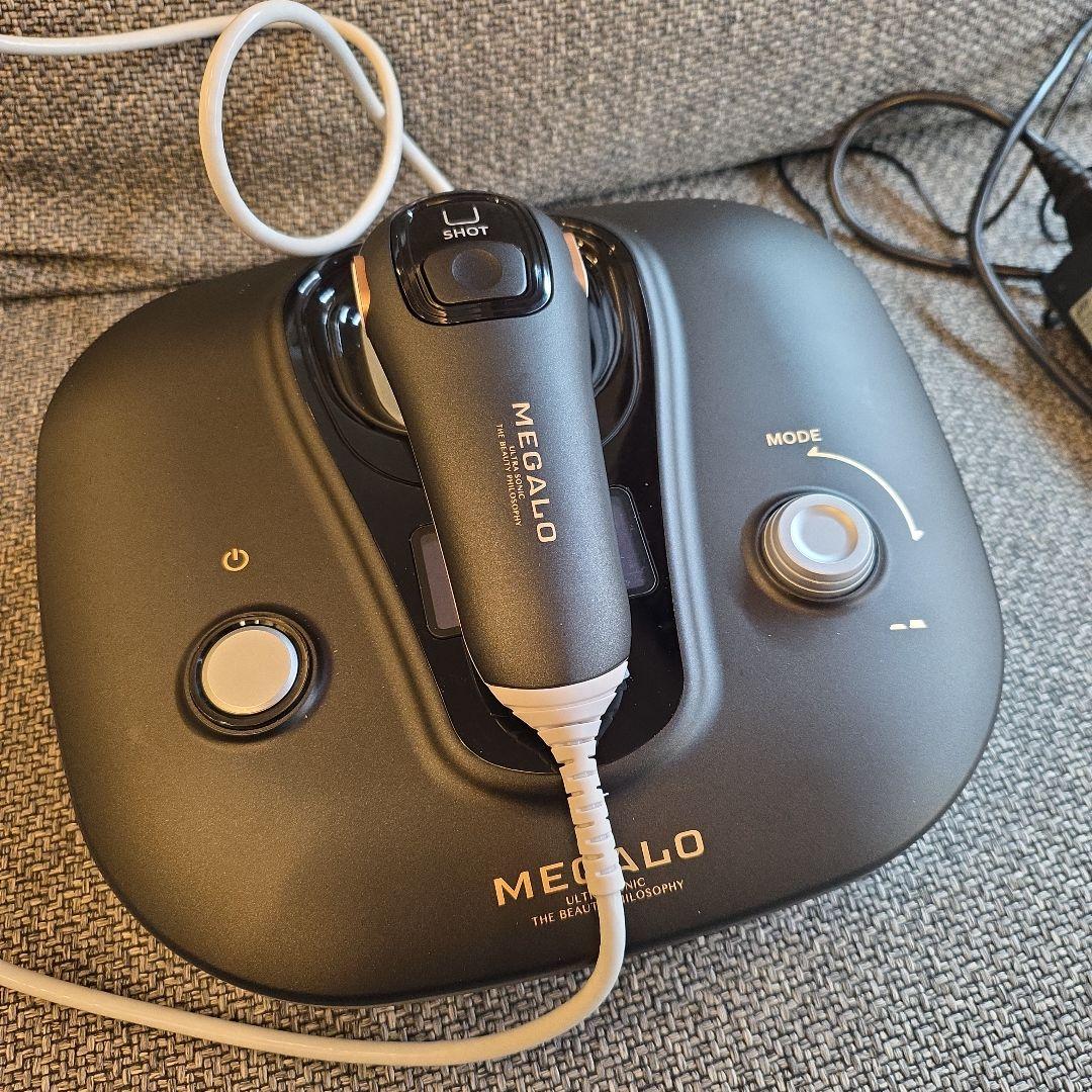 値下げしました 匿名配送 送料込み ピュアラ メガロ 美顔器 MEGALO