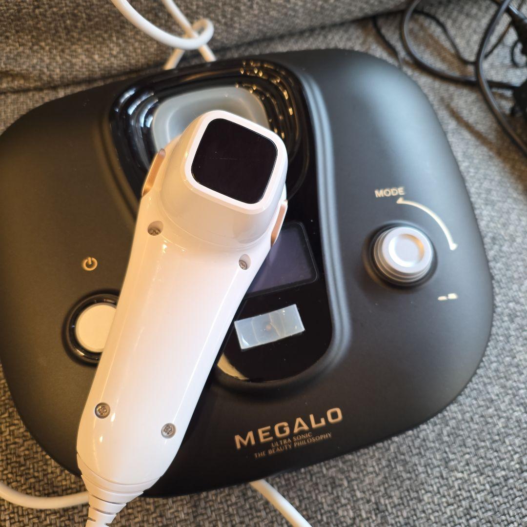 値下げしました 匿名配送 送料込み ピュアラ メガロ 美顔器 MEGALO