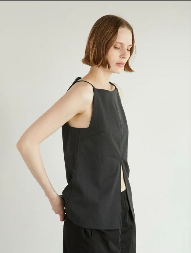 【LA PEAU DE GEM】front cut tops