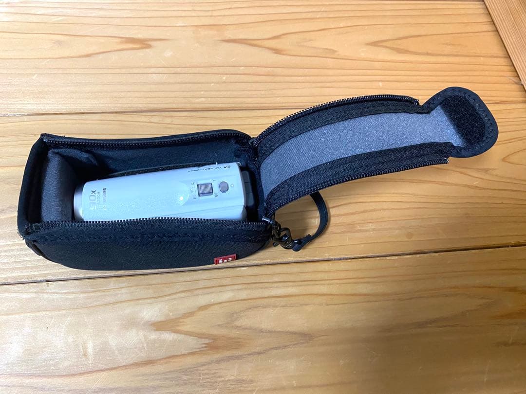 Panasonic HC-V230M ケース、三脚付き