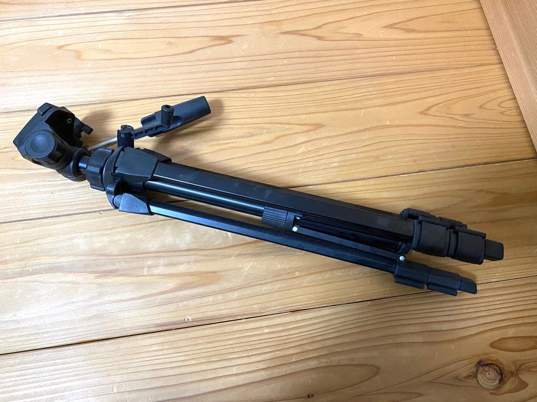 Panasonic HC-V230M ケース、三脚付き