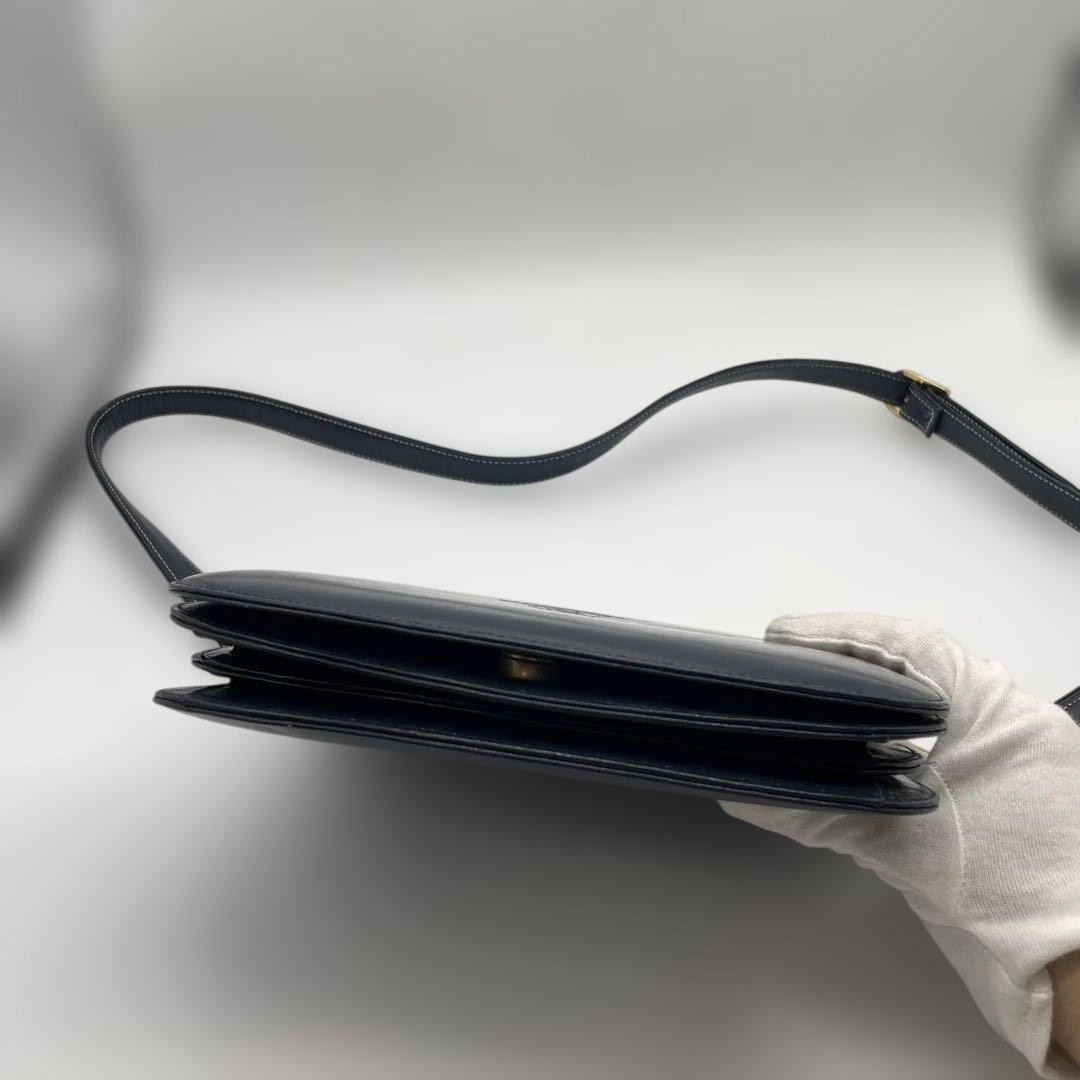 GUCCI「アクセサリーコレクション」レザーショルダーバッグ