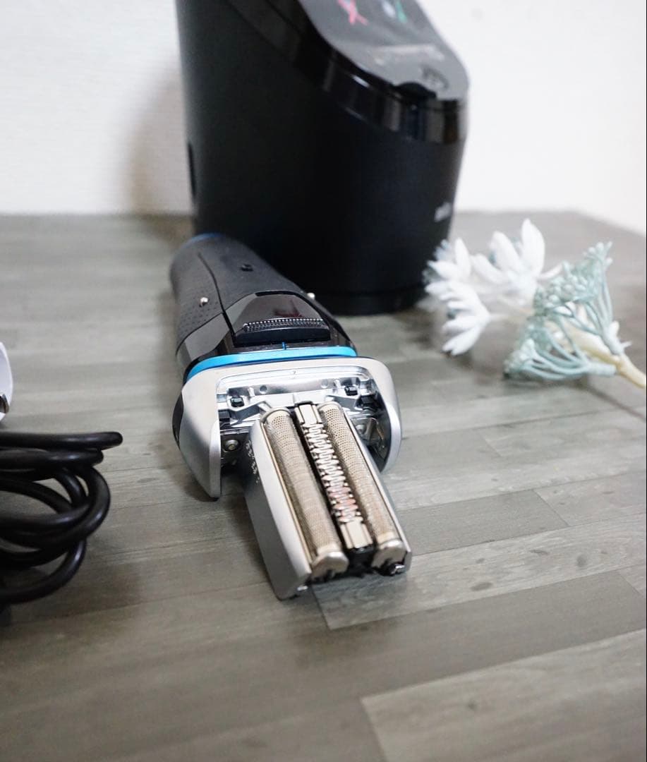 【ne】Braun S8 メンズ電気シェーバー ブラウンシリーズ8