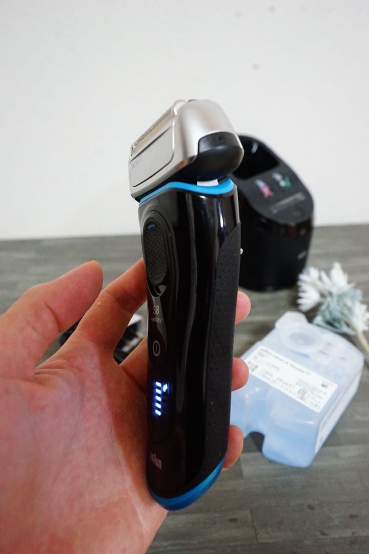 【ne】Braun S8 メンズ電気シェーバー ブラウンシリーズ8