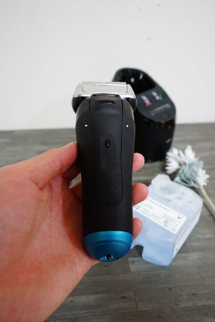 【ne】Braun S8 メンズ電気シェーバー ブラウンシリーズ8