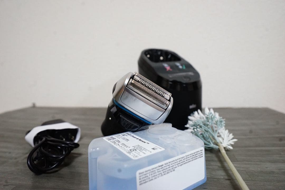 【ne】Braun S8 メンズ電気シェーバー ブラウンシリーズ8