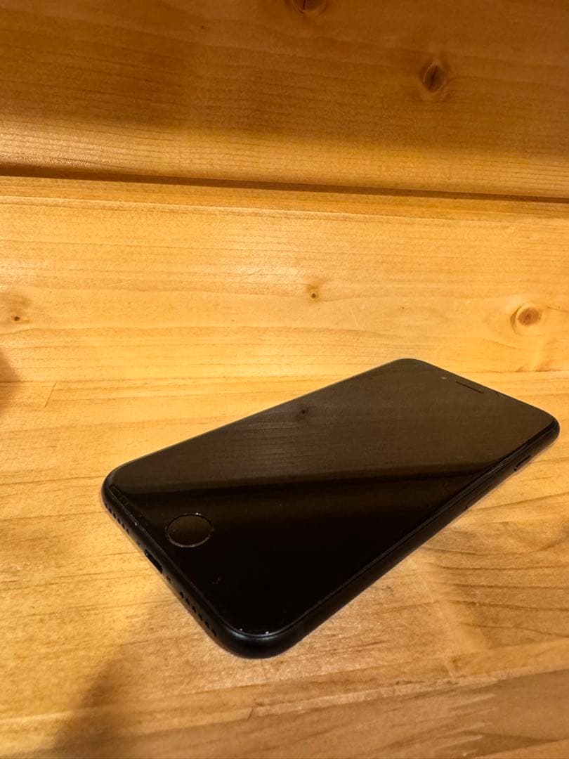 Apple iPhone se第3世代 64GB SIMフリー